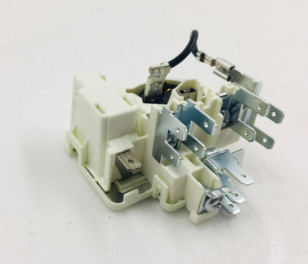 Пусковое реле компрессора холодильника Stinol, Zanussi