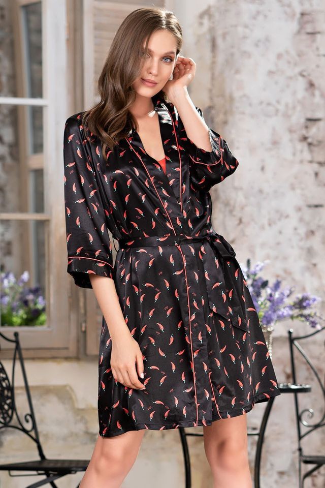 Черный халат Julia из принтованного полотна