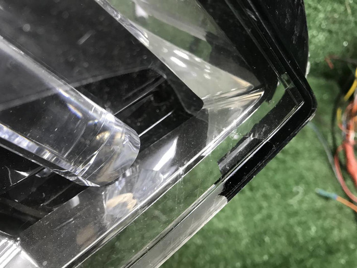 Битая Фара правая Cadillac Escalade 4 (14-20) LED