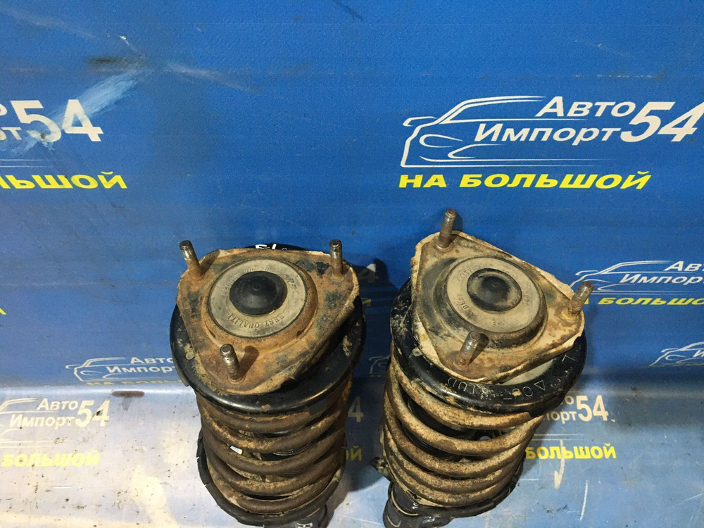 Стойка передняя правая TOYOTA CARINA 1991