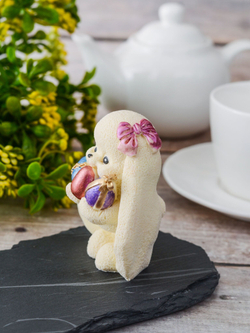 Фигурка на торт "Пасхальный зайка"