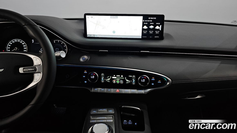 Genesis GV70 2.5T Бензин 2WD (04.2022)