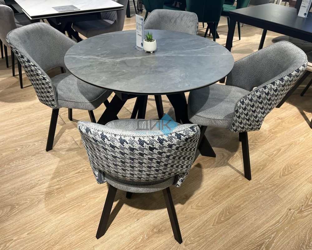 Стул DikLine 274 поворотный опоры чёрные