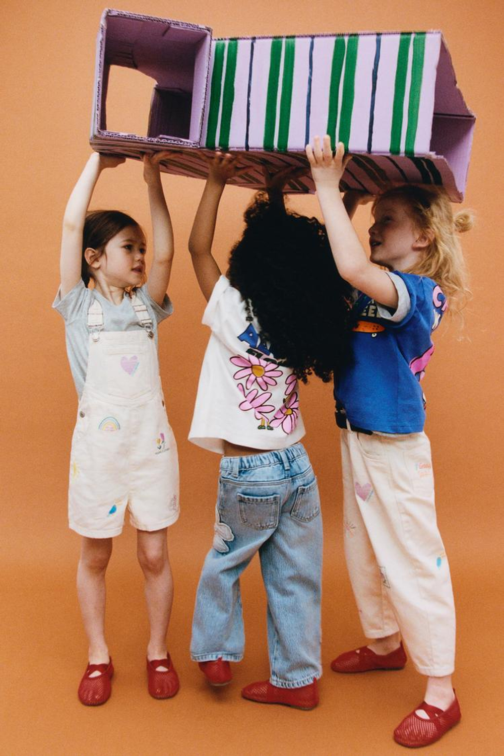 ZARA ФУТБОЛКА С НАШИВКОЙ ИЗ МАХРОВОЙ ТКАНИ, ЯРКО-СИНИЙ