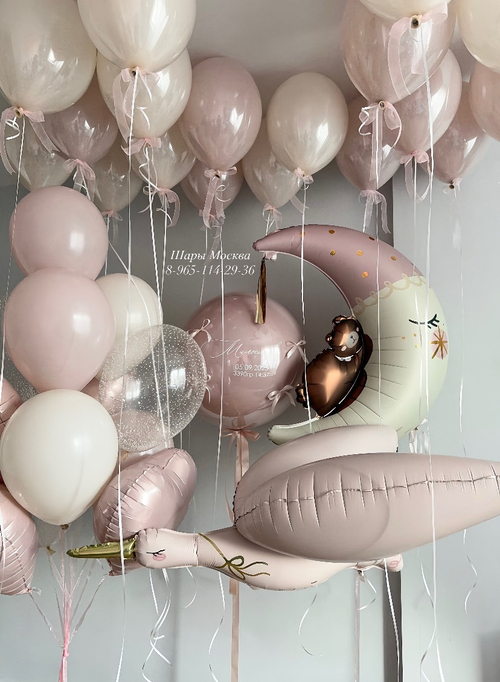 Нежный набор воздушных шаров на выписку из роддома