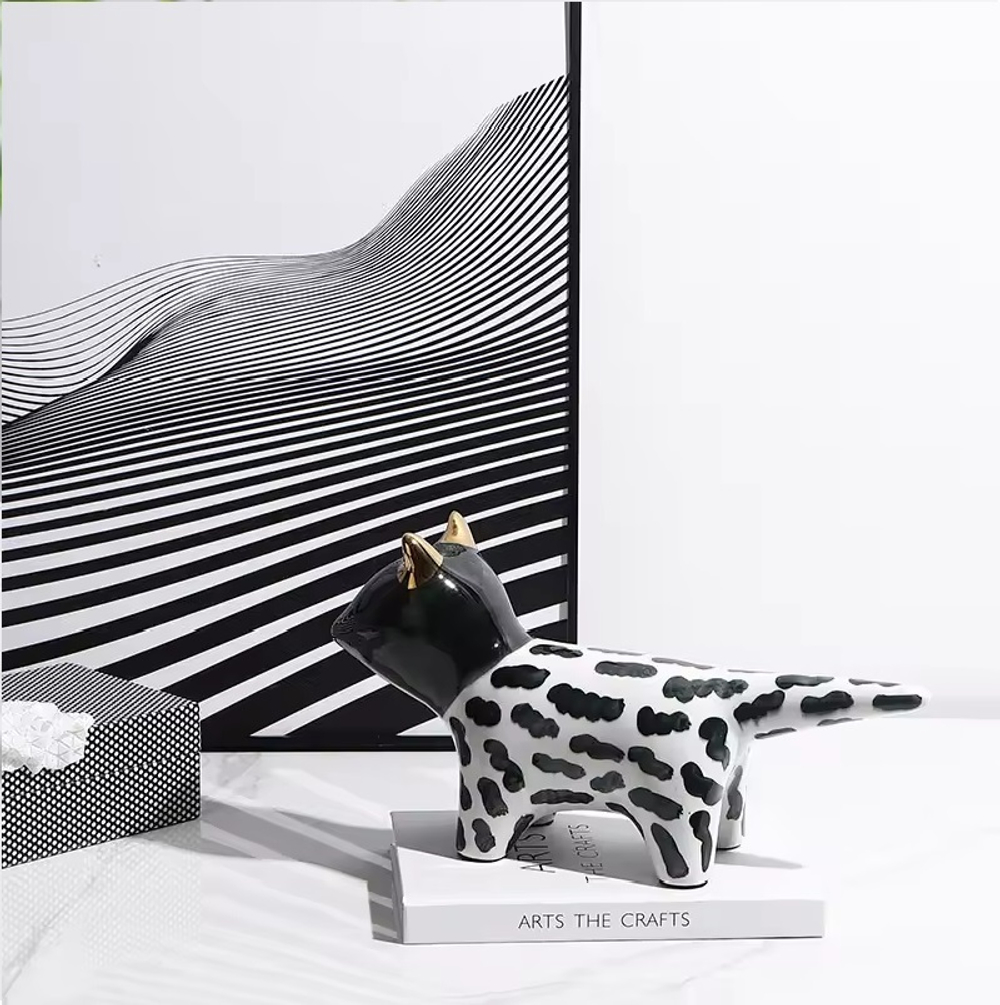 Статуэтка Brindle hand drawn dog