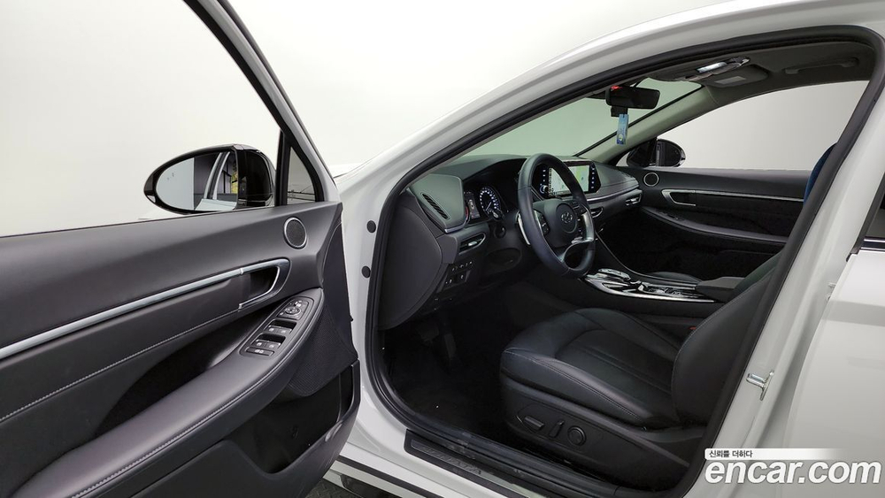 Hyundai Sonata (DN8) 2.0 (04.2022)