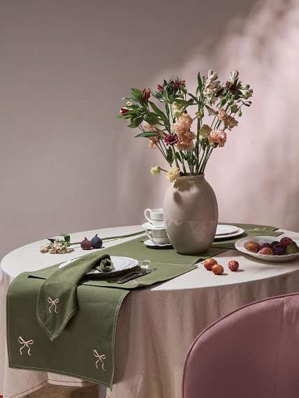 Скатерть fancy bows бежевого цвета из коллекции essential, 180х240 см