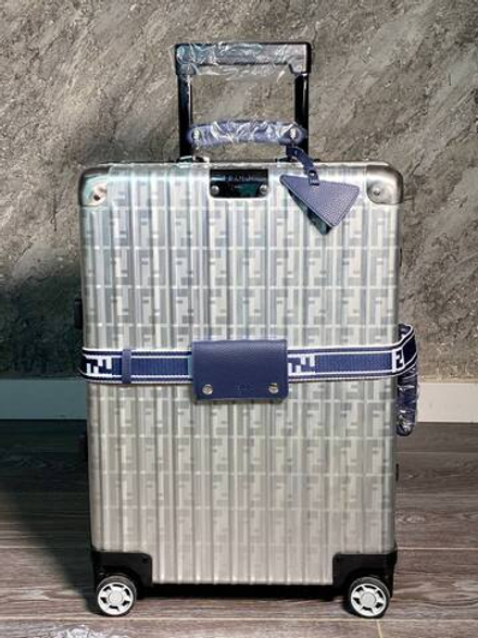 Чемодан Fendi