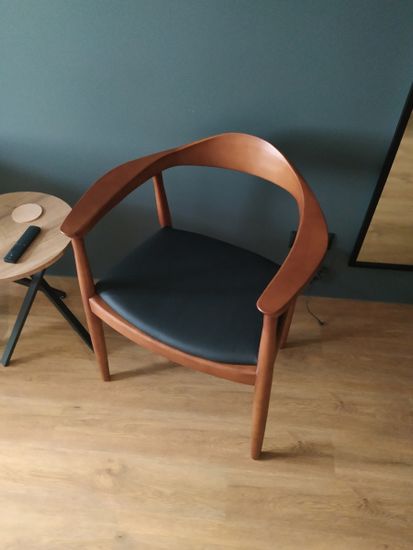 Стул деревянный обеденный с мягким сиденьем Round (Kennedy) орех