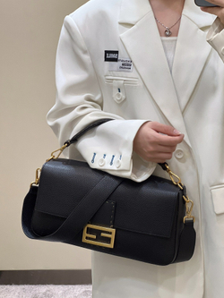 Fendi Baguette Bag 32 cm