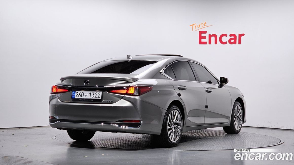 Lexus ES300h 7 Generation Luxury Plus (01.2024)
