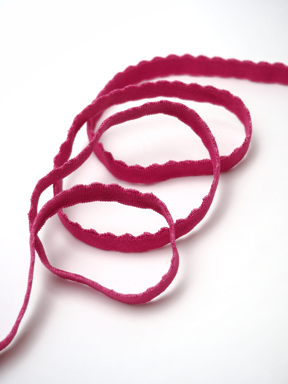 Резинка отделочная малиновая фуксия ажурная ширина 12 мм с учетом фестона