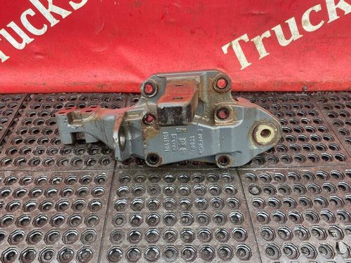 Кронштейн передней рессоры правый