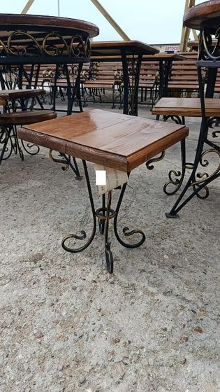 Табурет квадратный