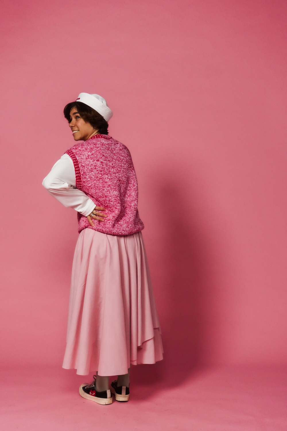 Жилет из хлопкового мулине красного цвета ПРЕДЗАКАЗ