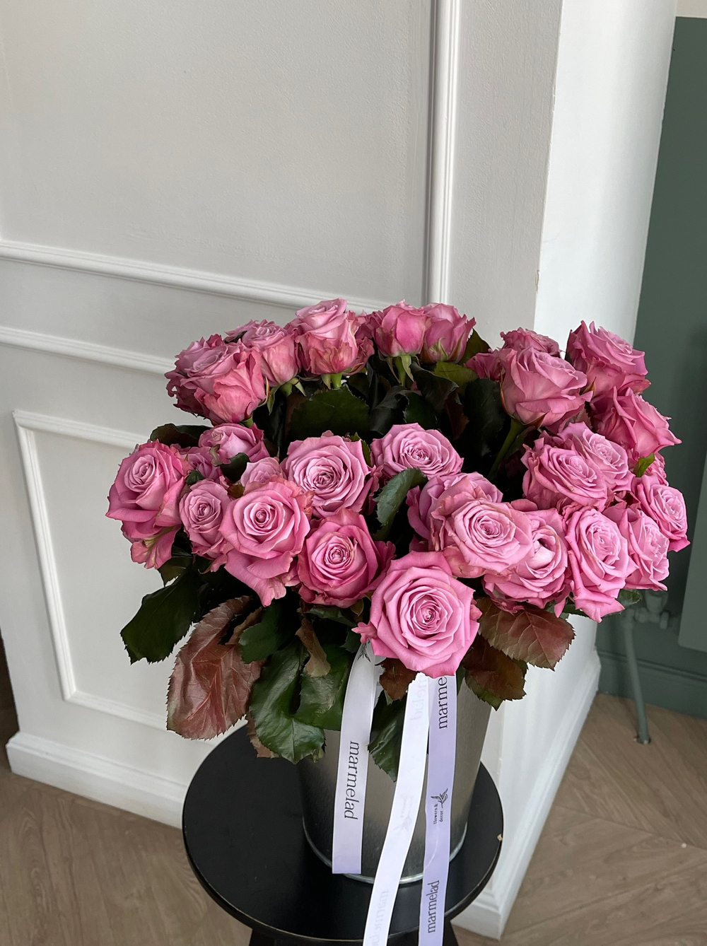 Фиолетовые одноголовые розы