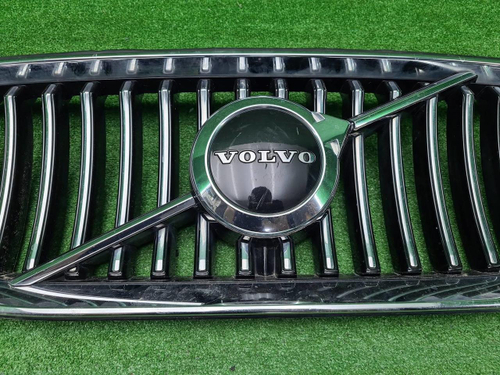 Решетка радиатора Volvo XC90 2 (2019-н.в.)