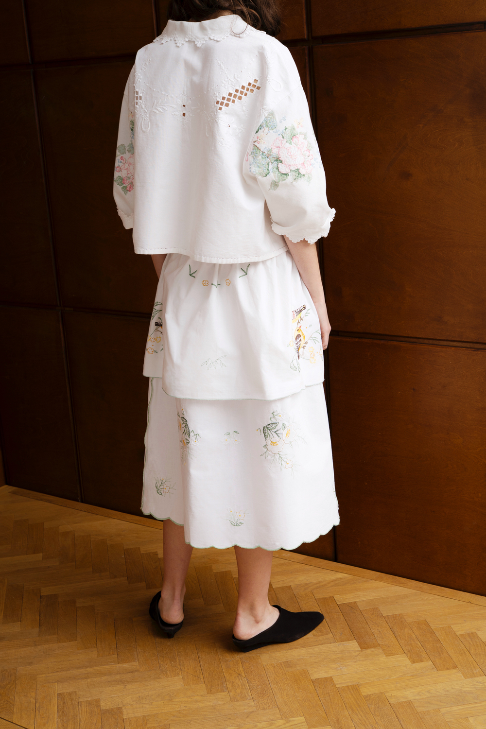 Юбка с вышивкой птиц