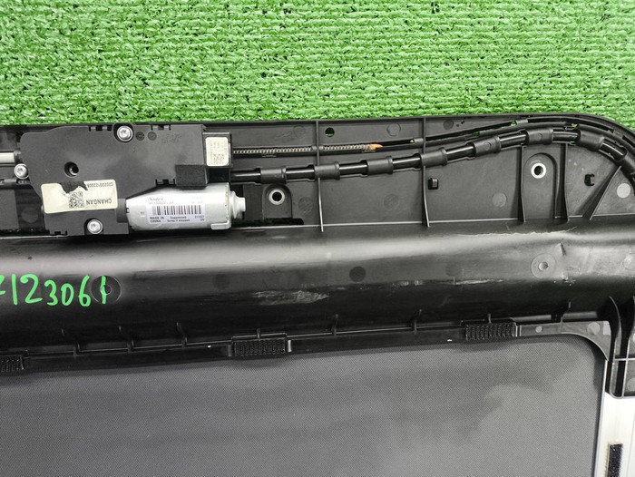 Механизм панорамной крыши Changan Uni-V (22-нв)