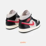  Кроссовки Jordan 1 Mid 