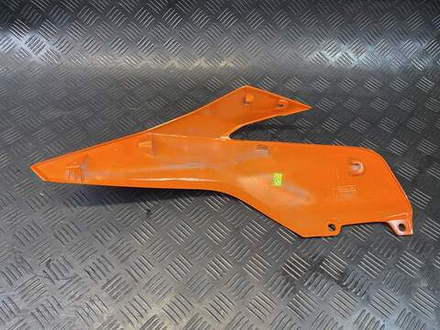 Пластик боковой правый KTM 250 Duke 2020