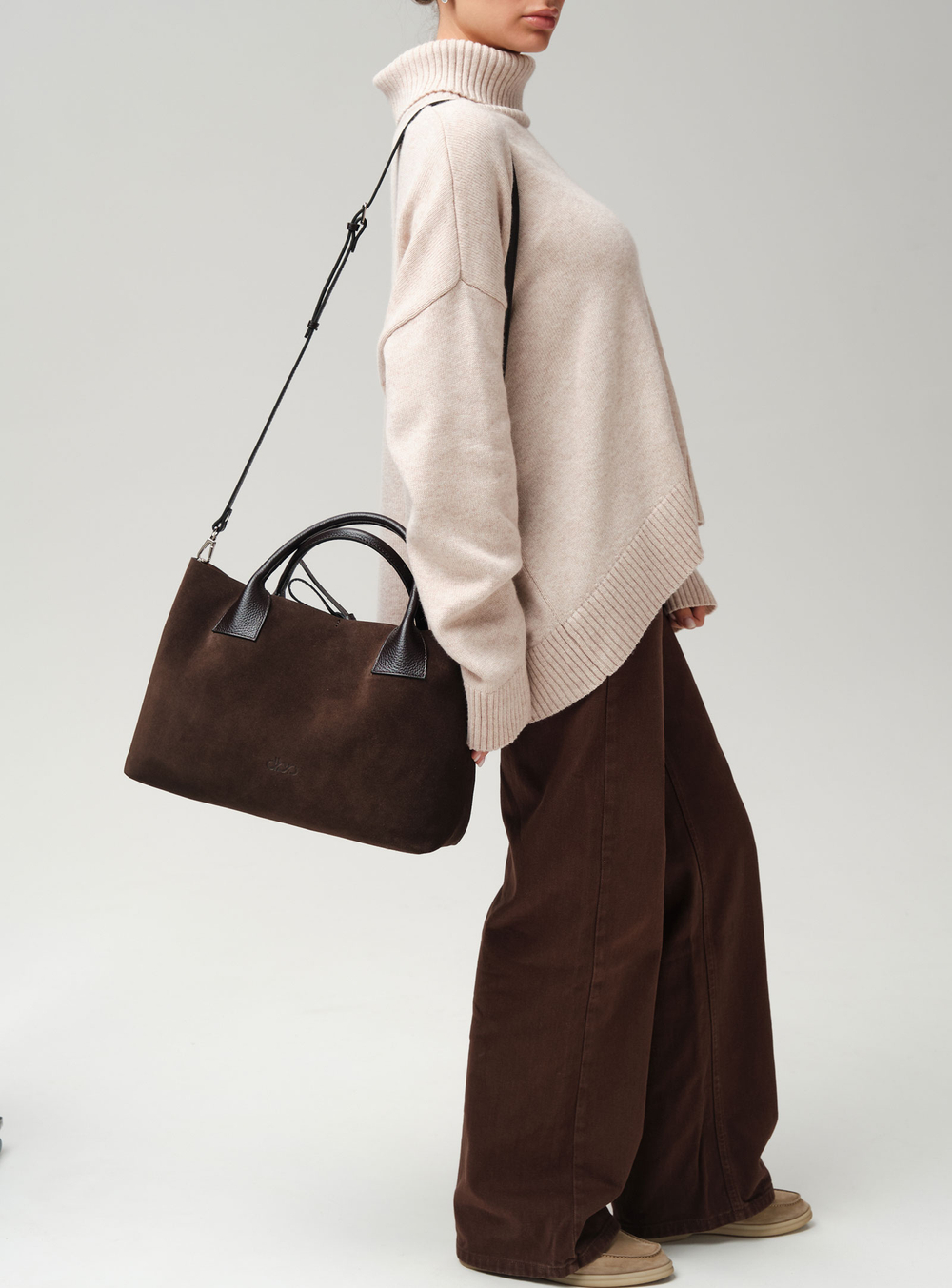 Замшевая сумка Iris DBR 31372 черный каштан