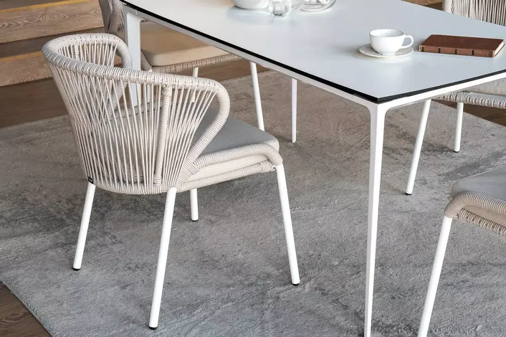 "Малага" обеденная группа на 4 персоны со стульями "Милан", каркас белый, роуп бежевый