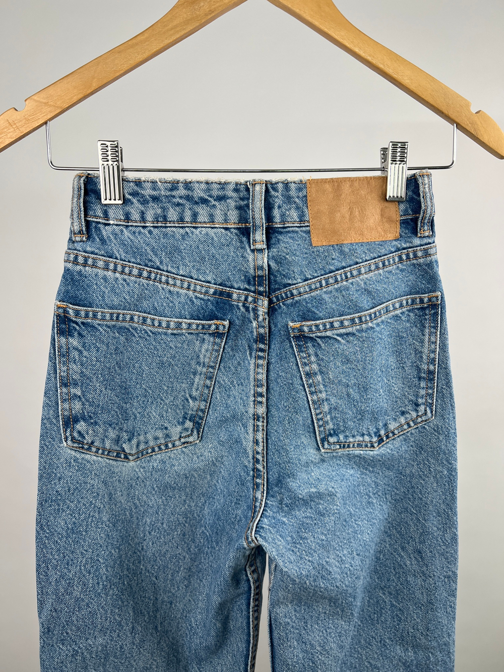 Джинсы Zara