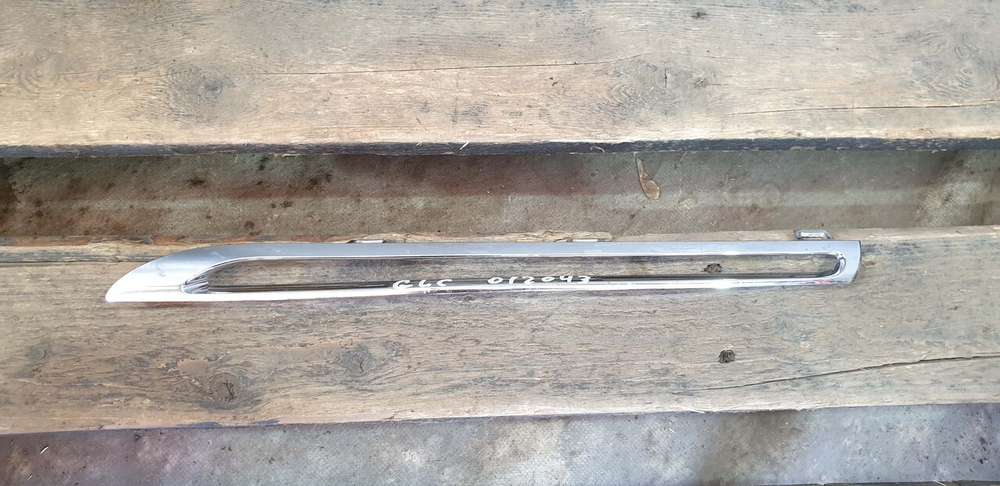 Молдинг решетки радиатора Mercedes GLC (X253) 15-19 Б/У Оригинал A2538880185