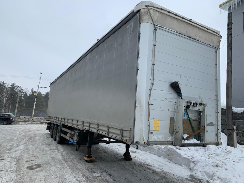 Schmitz Cargobull SCB*S3T Полуприцеп шторный SCB S3T