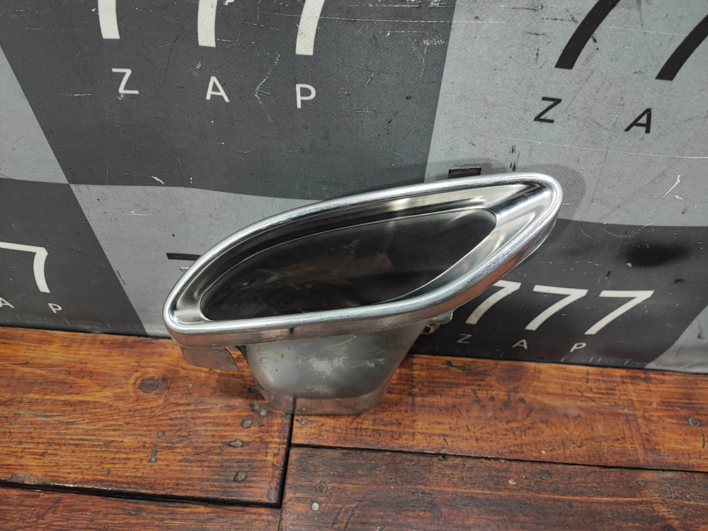 Насадка глушителя левая AMG Mercedes C (W205) 14-18 Б/У Оригинал A2054900300