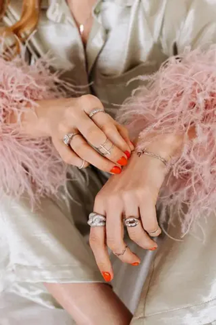 Фаланговое кольцо с дорожкой из фианитов (незамкнутое)