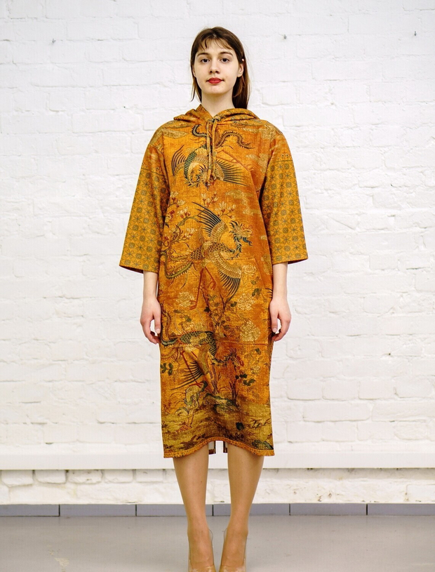 Платье с капюшоном "Фениксы", по мотивам китайского гобелена 18 века