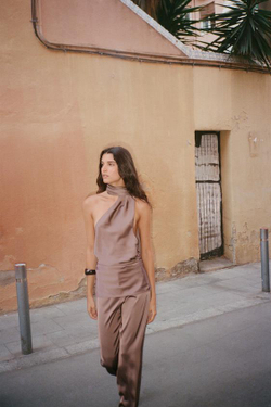 ZARA АТЛАСНЫЕ БРЮКИ КЛЕШ, БЛЕДНО-РОЗОВЫЙ