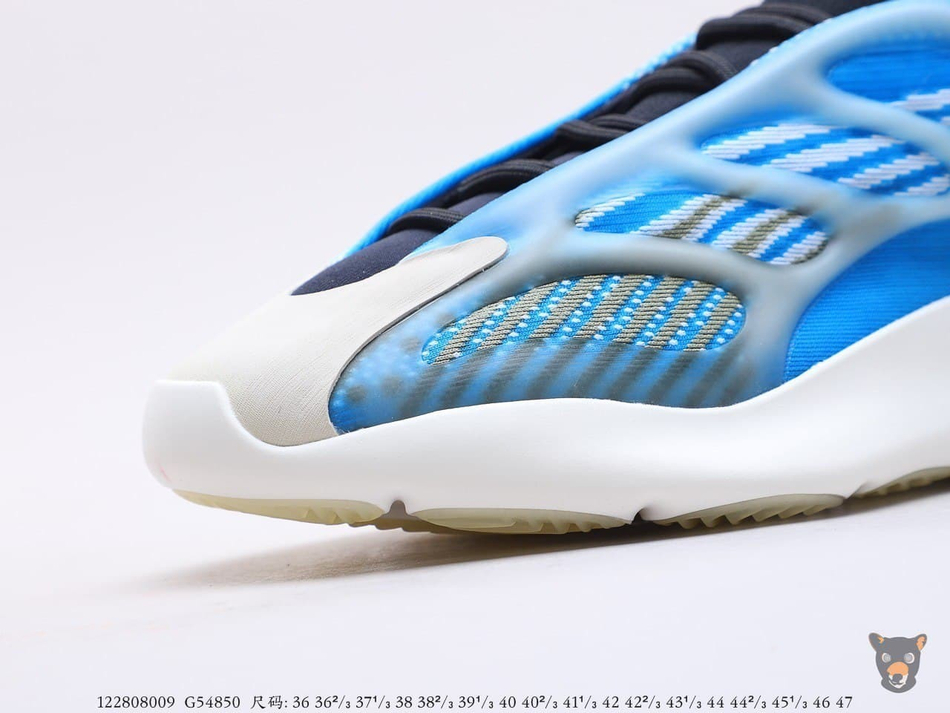 Кроссовки Yeezy 700 V3 "Arzareth"