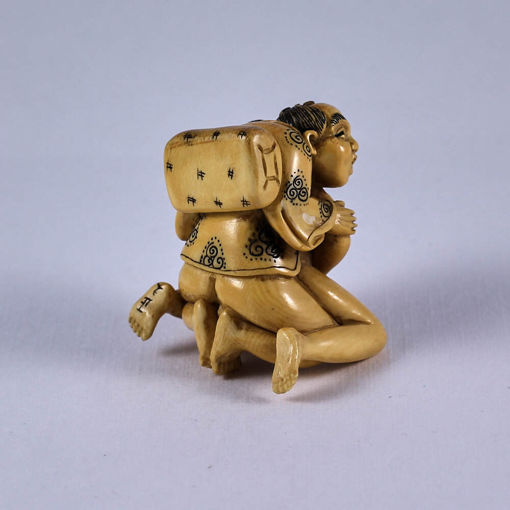 Эротическая статуэтка нэцкэ Страстные любовники