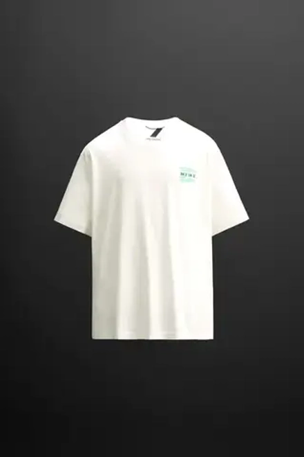 ZARA ФУТБОЛКА С КОНТРАСТНЫМ ПРИНТОМ, БЕЛЫЙ