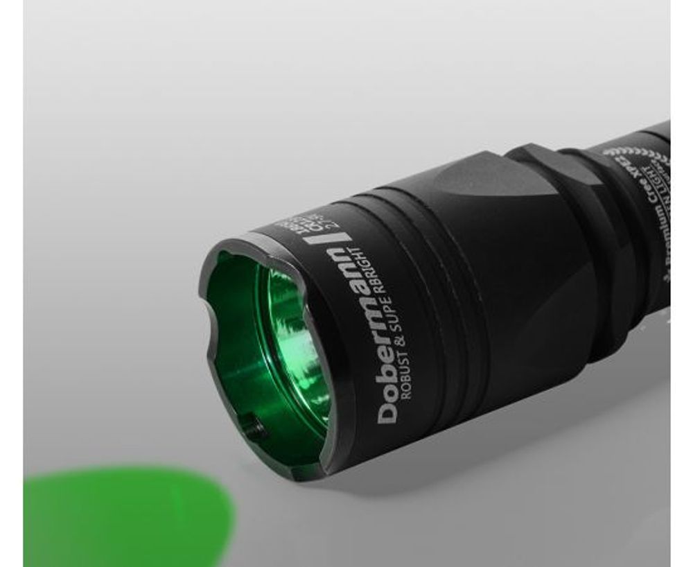 Фонарь Armytek Dobermann / XP-E2 Зеленый / 200 лм / 5°:40° / 1x18650 или 2xCR123A