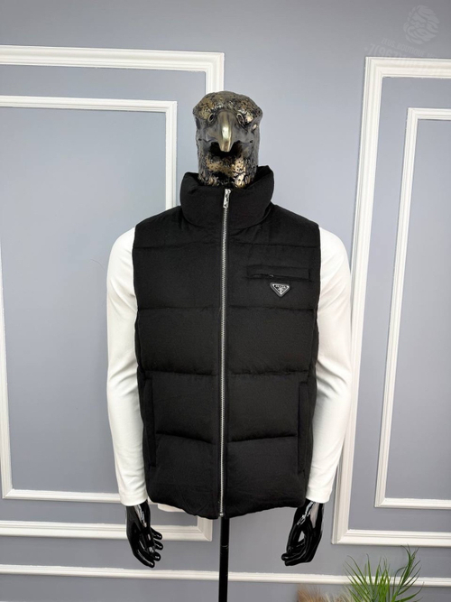 Пуховый жилет Prada