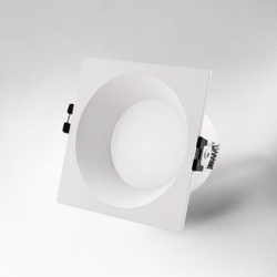 012926 Рамка (светильник) PVC д/LED-модулей 941хх и LED-ламп D50мм PIANO QUAD БЕЛЫЙ IP65