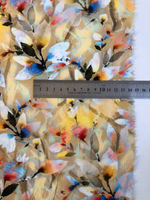 Штапель принт цветы белый/голубой на песочном D02C1