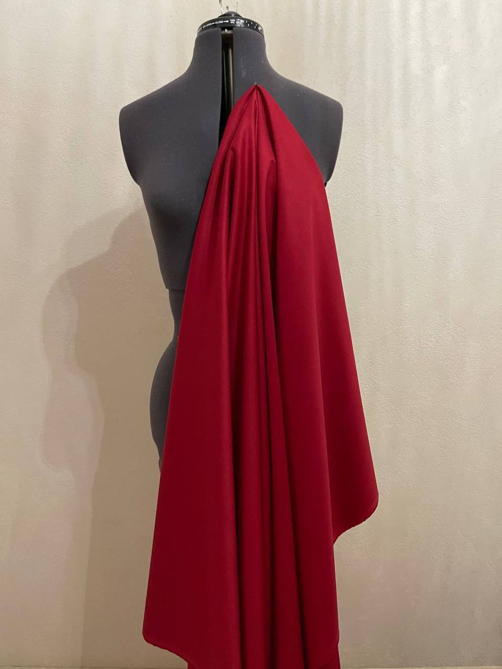 Костюмно-плательная смесовая однотонная поливискоза (64%полиэстер/33%вискоза/3%эластан, Красный рубин, 150, 285 гр/м2)