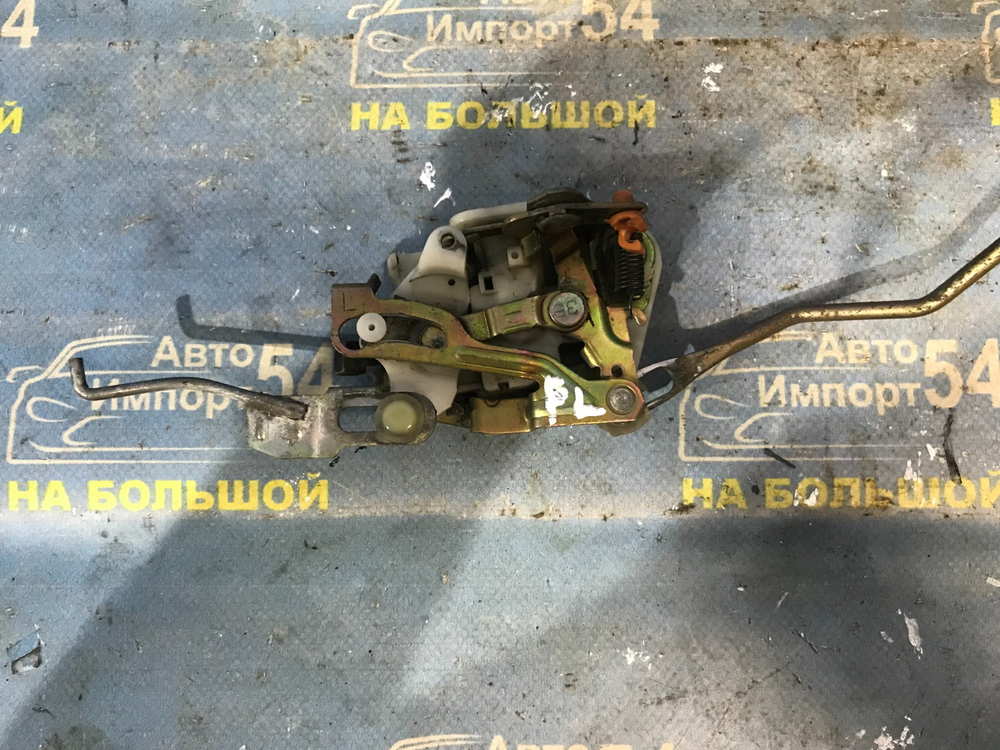 Замок двери передней левой MITSUBISHI PAJERO 1994