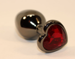 Чёрная анальная пробка с красным стразом-сердцем - 8 см. (Цвет: красный)