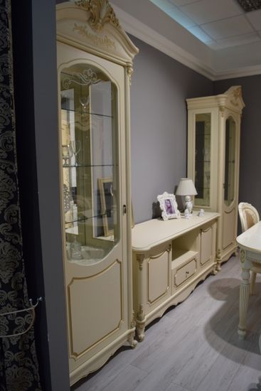 Шкаф-витрина МОНА ЛИЗА