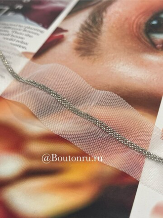 Тесьма мониль серебро на белой сетке (4 ряда)