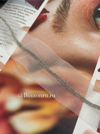 Тесьма мониль серебро на белой сетке (4 ряда)