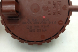 WFO2050 кт156 Дозатор подачи воды для стиральной машины Bosch 5500003654 б/у