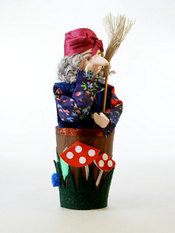 Кукла коллекционная Баба-Яга в ступе